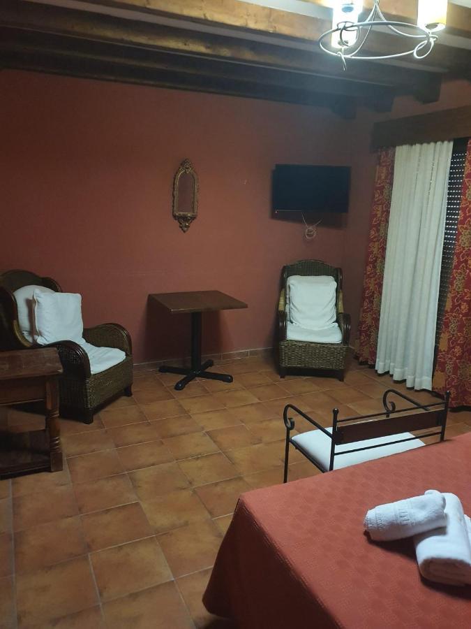 Hostal La Plata Oropesa Exterior photo