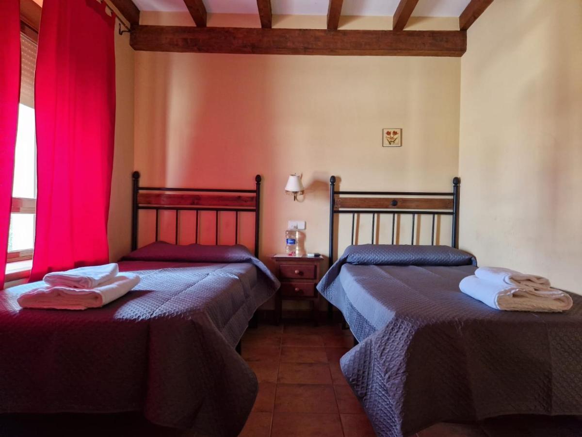 Hostal La Plata Oropesa Exterior photo