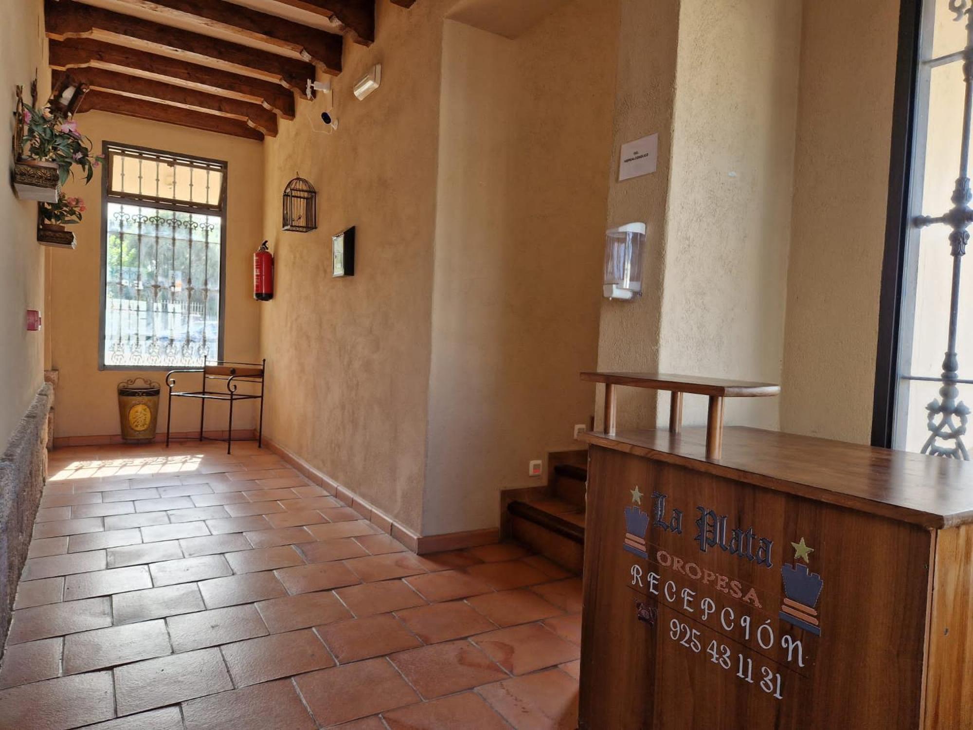 Hostal La Plata Oropesa Exterior photo